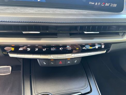 Used 2024 Cadillac XT4 Sport AWD/4WD image 13