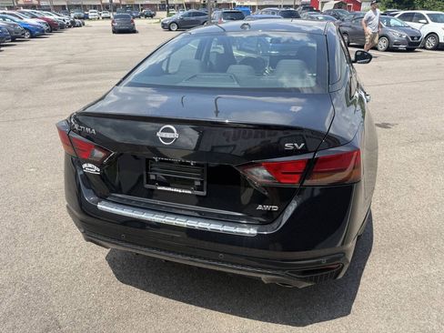 Used 2023 Nissan Altima 2.5 SV w/ SV Premium Package AWD/4WD image 8