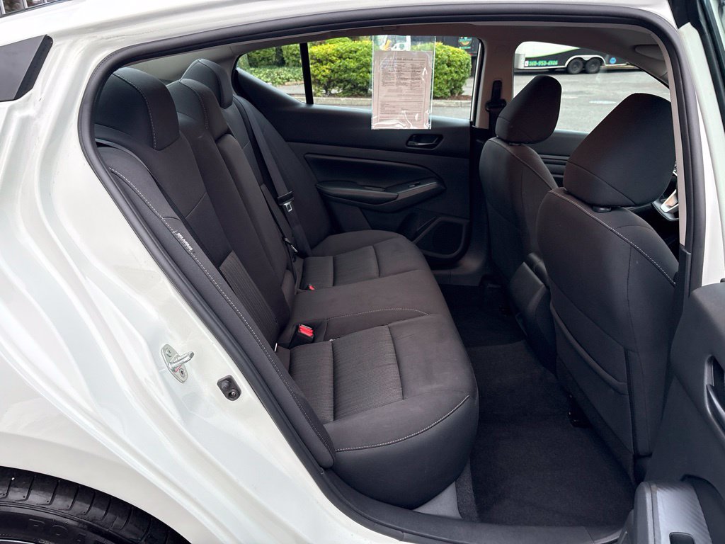 Used 2025 Nissan Altima 2.5 SV FWD image 25