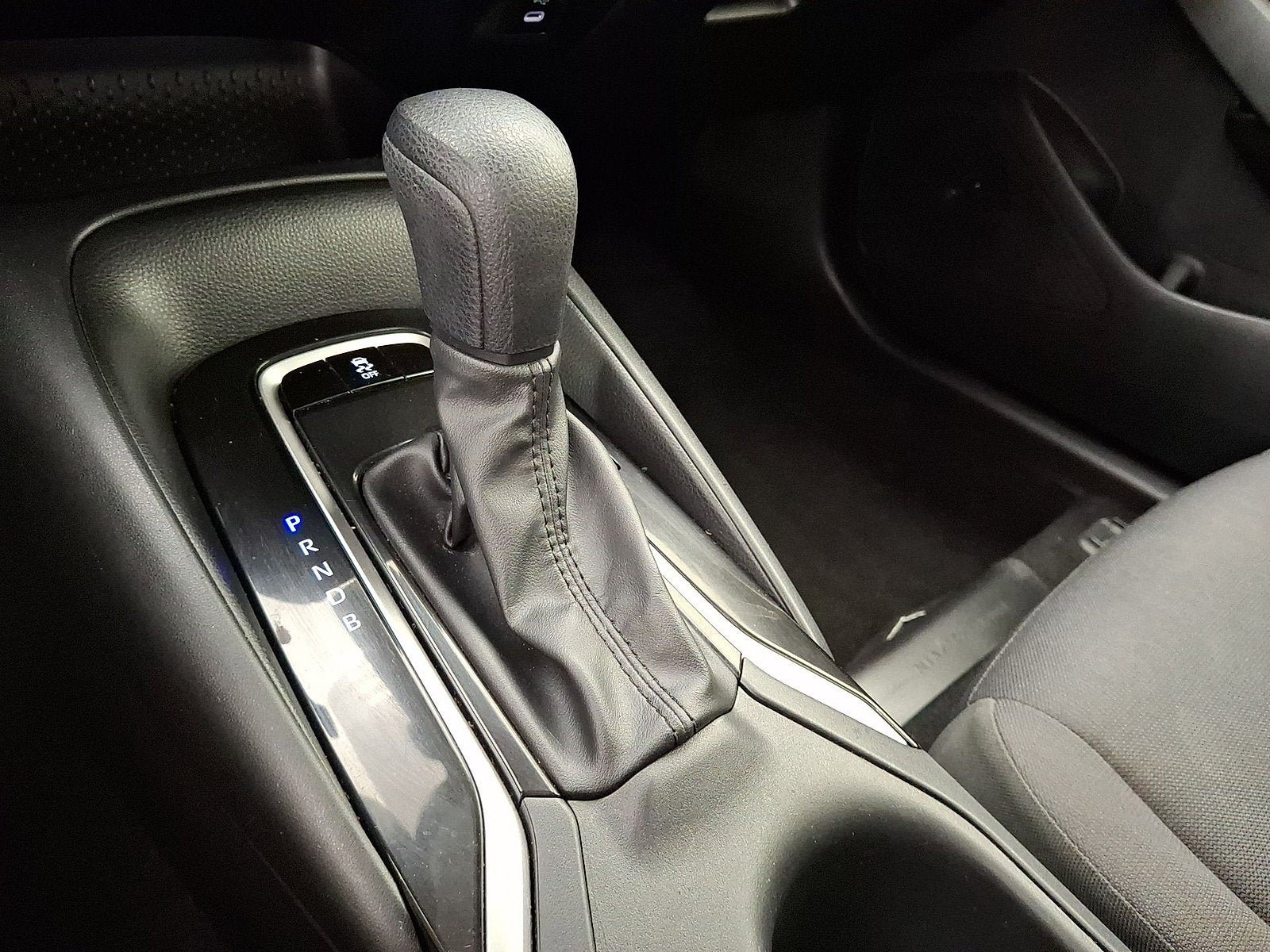 Used 2023 Toyota Corolla LE FWD image 4