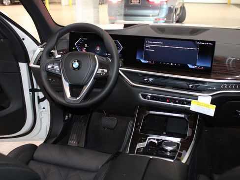 Used 2026 BMW X5 sDrive40i image 19