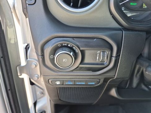 Used 2024 Jeep Wrangler High Altitude image 31