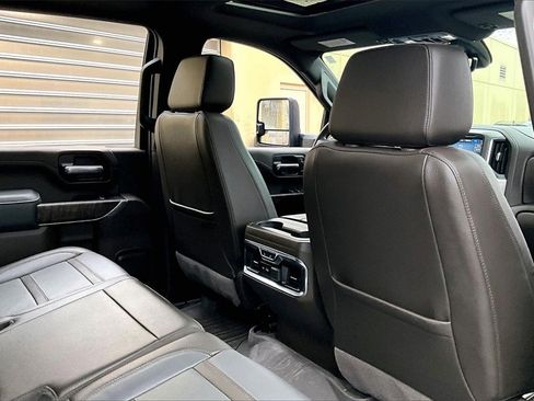 Used 2023 GMC Sierra 3500 Denali w/ Denali Ultimate Package image 29