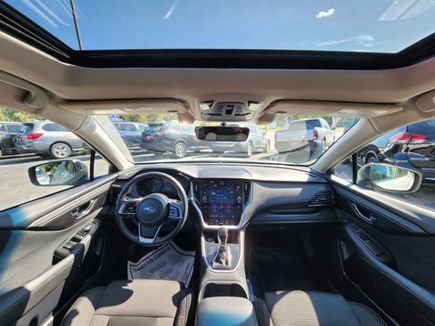 Used 2022 Subaru Outback Premium image 9