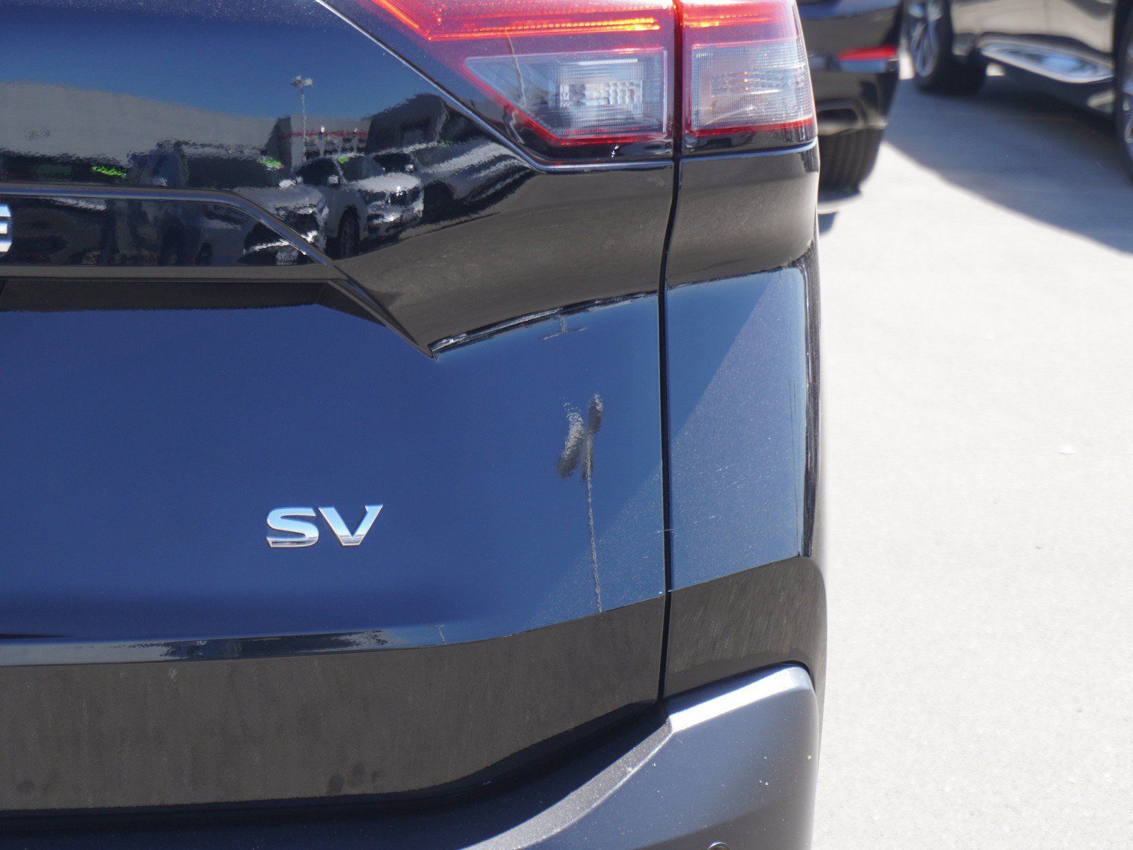 Used 2023 Nissan Rogue SV FWD image 10