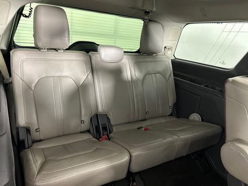 Used 2019 Ford Expedition Limited w/ Equipment Group 302A RWD image 32