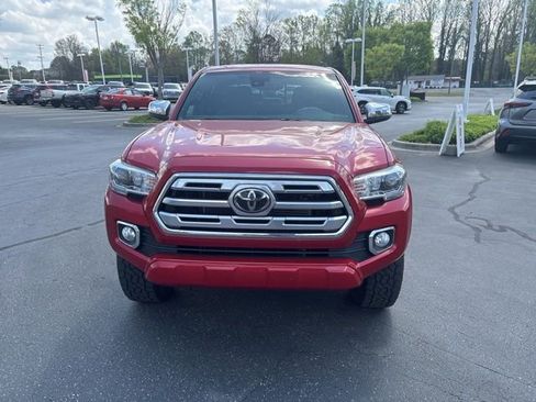 Used 2019 Toyota Tacoma Limited image 2