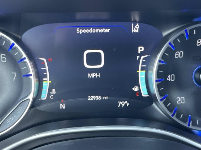 Certified 2026 Chrysler Pacifica Select FWD image 36