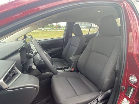 Used 2024 Toyota Corolla LE w/ LE Convenience Package FWD image 6