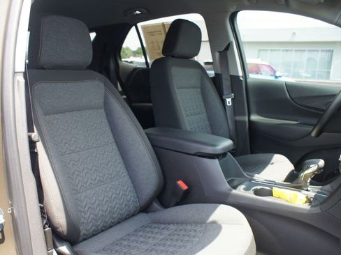 Used 2024 Chevrolet Equinox LT FWD image 22