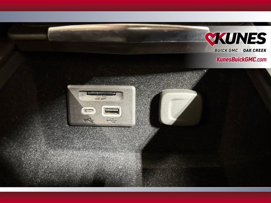Used 2022 Cadillac XT4 Sport w/ Sun And Sound Package AWD/4WD image 32