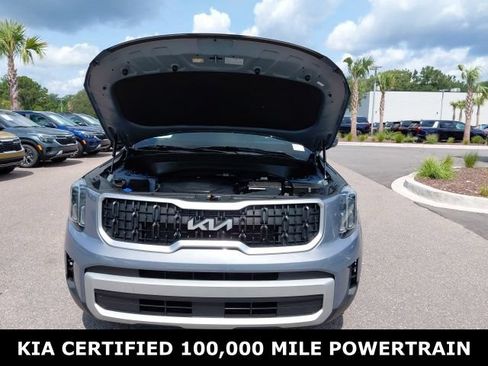 Certified 2024 Kia Telluride LX FWD image 9