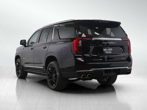 Used 2025 GMC Yukon Denali w/ Sun & Power Step Package image 3