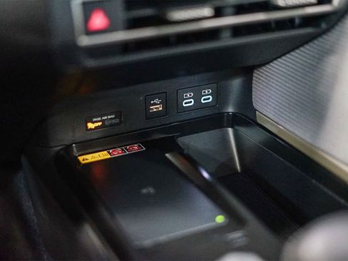 Used 2025 Toyota Camry SE image 23