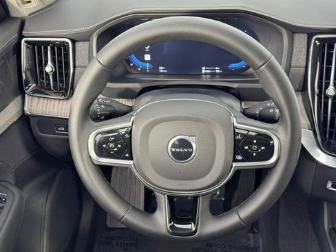 Used 2025 Volvo XC90 T8 Ultra w/ Protection Package Premier image 21