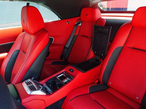 Used 2019 Rolls-Royce Dawn RWD image 59