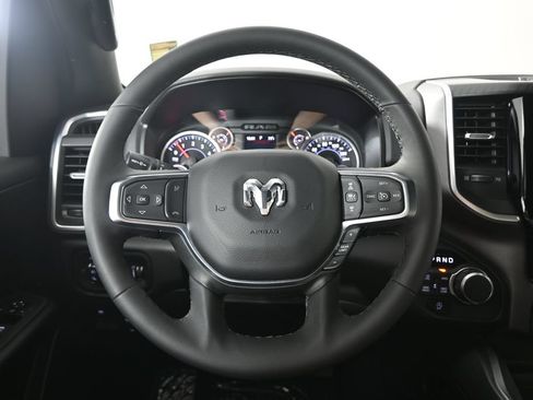Used 2025 RAM 1500 Big Horn AWD/4WD image 35