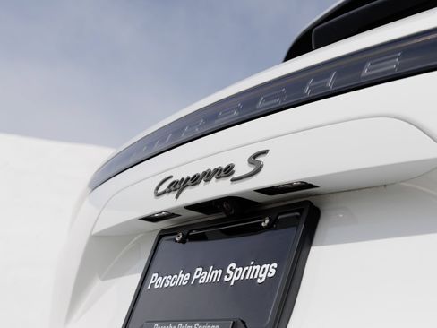 Certified 2023 Porsche Cayenne S Platinum AWD/4WD image 12