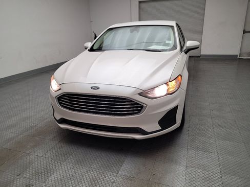 Used 2020 Ford Fusion SE FWD image 15