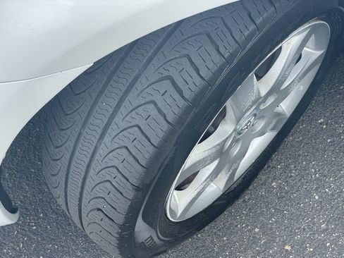 Used 2005 Toyota Avalon XLS FWD image 10
