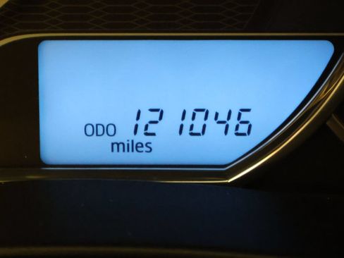 Used 2014 Toyota Corolla LE FWD image 25