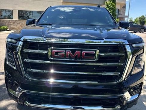 Used 2025 GMC Yukon Elevation AWD/4WD image 1