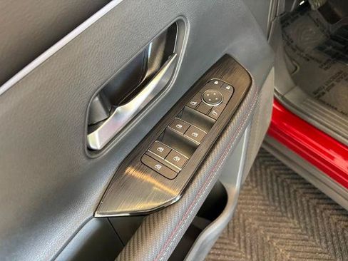 Certified 2025 Nissan Kicks SR AWD/4WD image 15