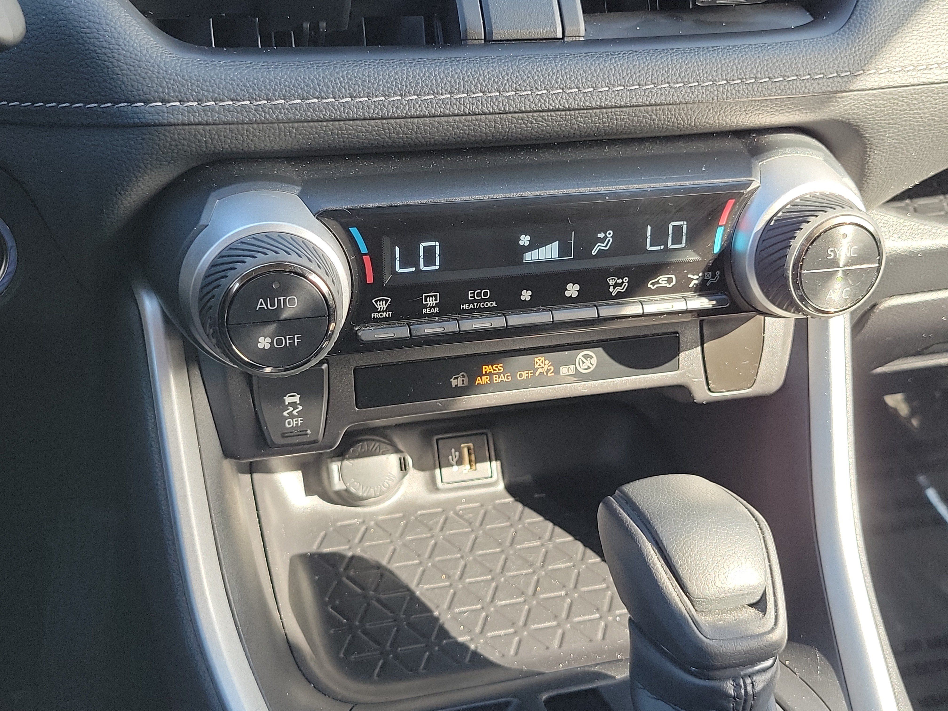 Certified 2025 Toyota RAV4 XLE AWD/4WD image 31