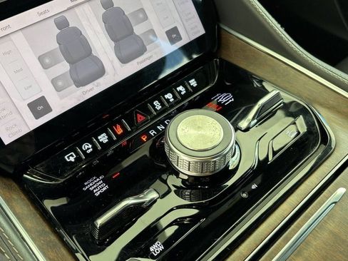 Used 2023 Jeep Grand Wagoneer Series II AWD/4WD image 41