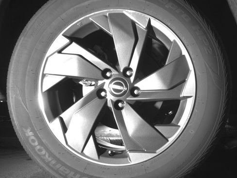 Used 2025 Nissan Rogue SV image 15