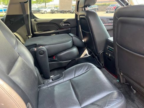 Used 2012 Cadillac Escalade ESV Luxury AWD/4WD image 22