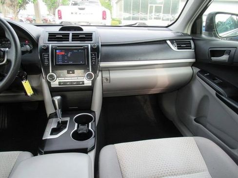 Used 2012 Toyota Camry LE FWD image 14