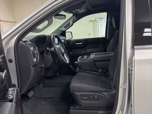 Used 2022 GMC Sierra 1500 SLE w/ X31 Off-Road Package AWD/4WD image 11