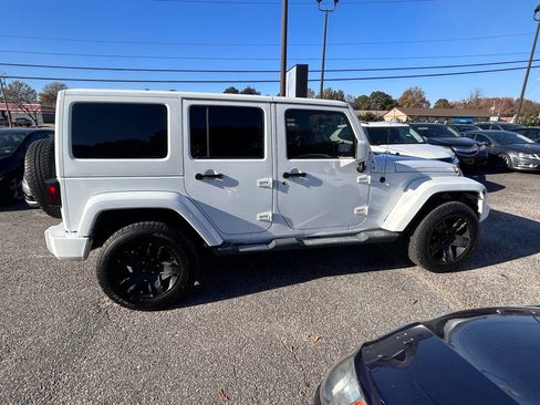 Used 2013 Jeep Wrangler Unlimited Sahara w/ Dual Top Group image 8