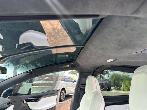Used 2019 Tesla Model X Long Range AWD/4WD image 29
