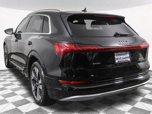 Used 2022 Audi e-tron Premium Plus w/ Premium Plus Package image 17
