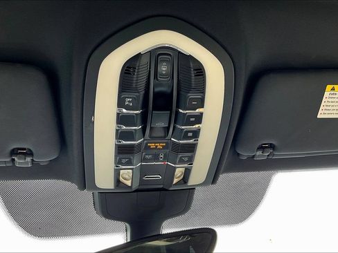 Used 2017 Porsche Cayenne AWD/4WD image 15