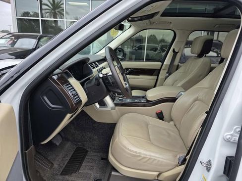 Used 2018 Land Rover Range Rover HSE image 11