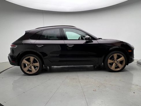 Certified 2024 Porsche Macan S AWD/4WD image 23