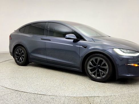 Used 2023 Tesla Model X image 3