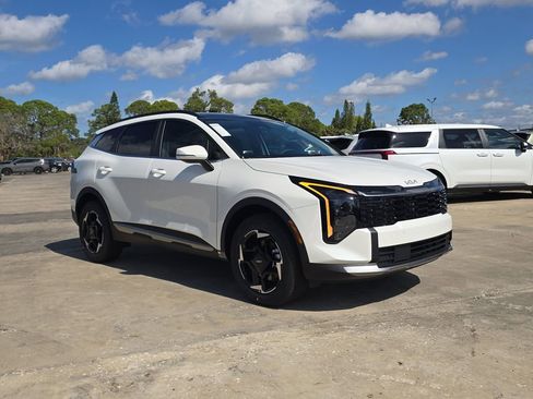 New 2026 Kia Sportage EX image 2