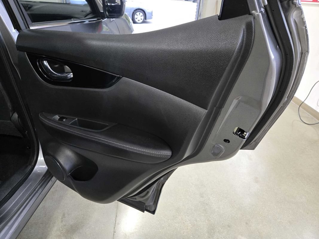 Used 2021 Nissan Rogue Sport SV AWD/4WD image 26