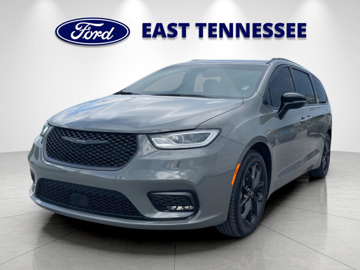 Used 2025 Chrysler Pacifica Limited FWD image 7