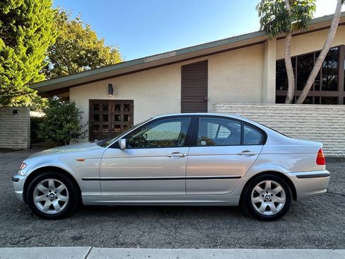 Used 2005 BMW 325i Sedan RWD image 19