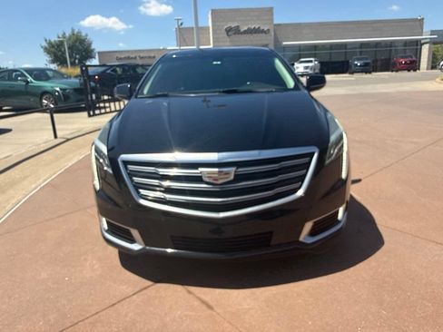 Used 2018 Cadillac XTS Luxury FWD image 2