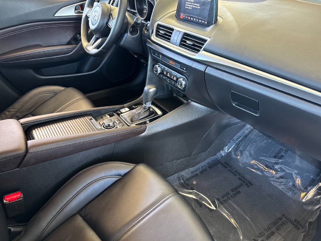 Used 2017 MAZDA MAZDA3 Touring FWD image 14
