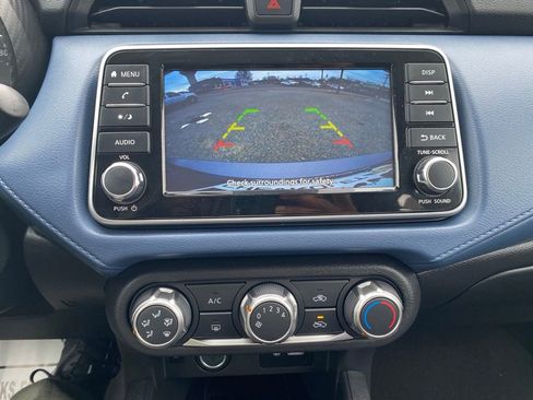 Used 2025 Nissan Versa SV image 14