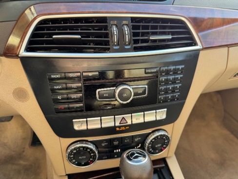 Used 2014 Mercedes-Benz C 300 4MATIC Sedan image 22