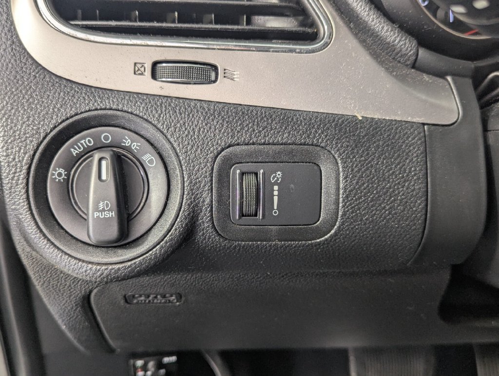 Used 2020 Dodge Journey Crossroad FWD image 12