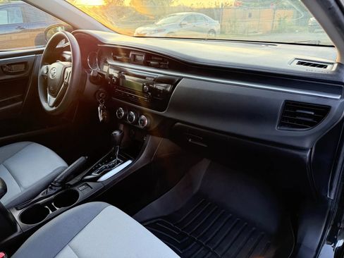 Used 2015 Toyota Corolla L FWD image 19